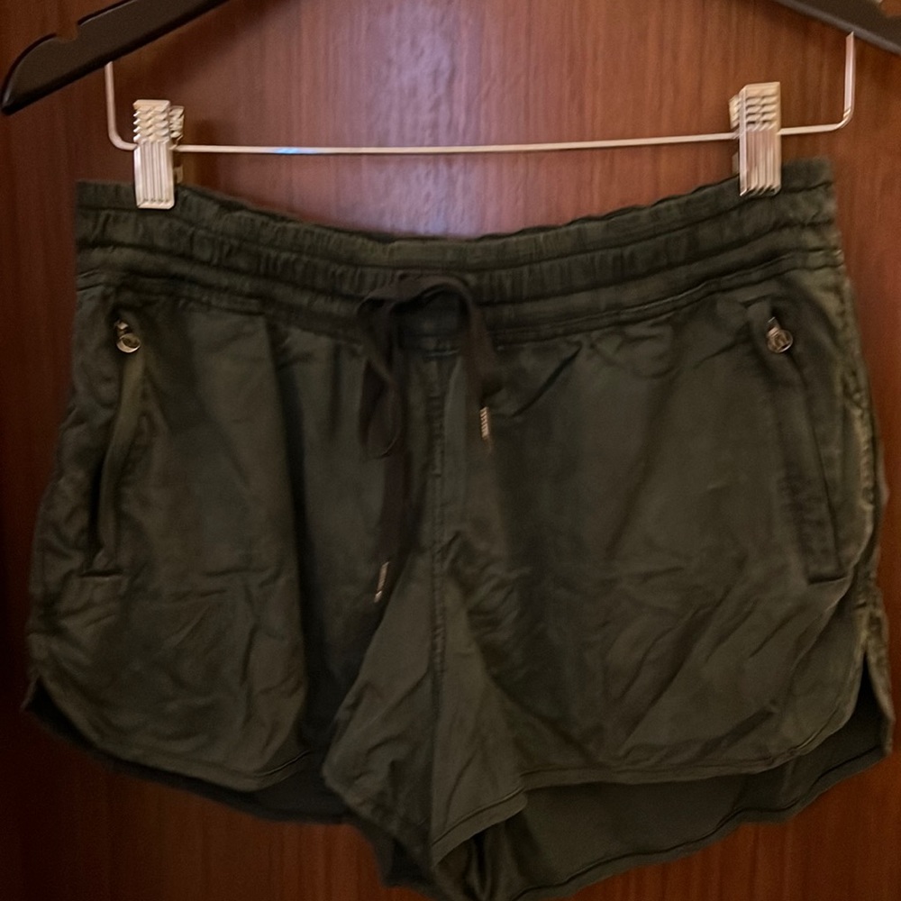 EUC Lululemon Black Varsity Tencel Shorts Size 10